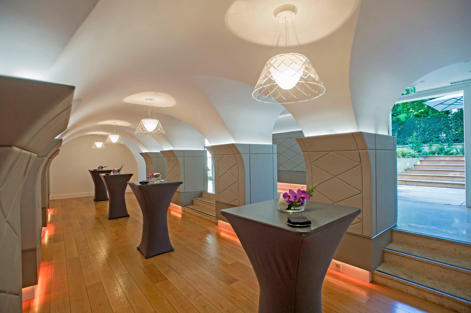 Full Buyout of Maison de la Recherche