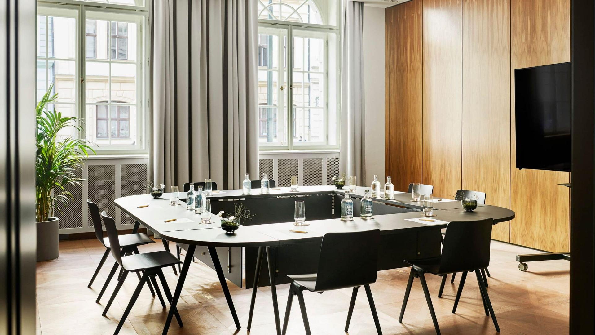 Andaz Studio 2