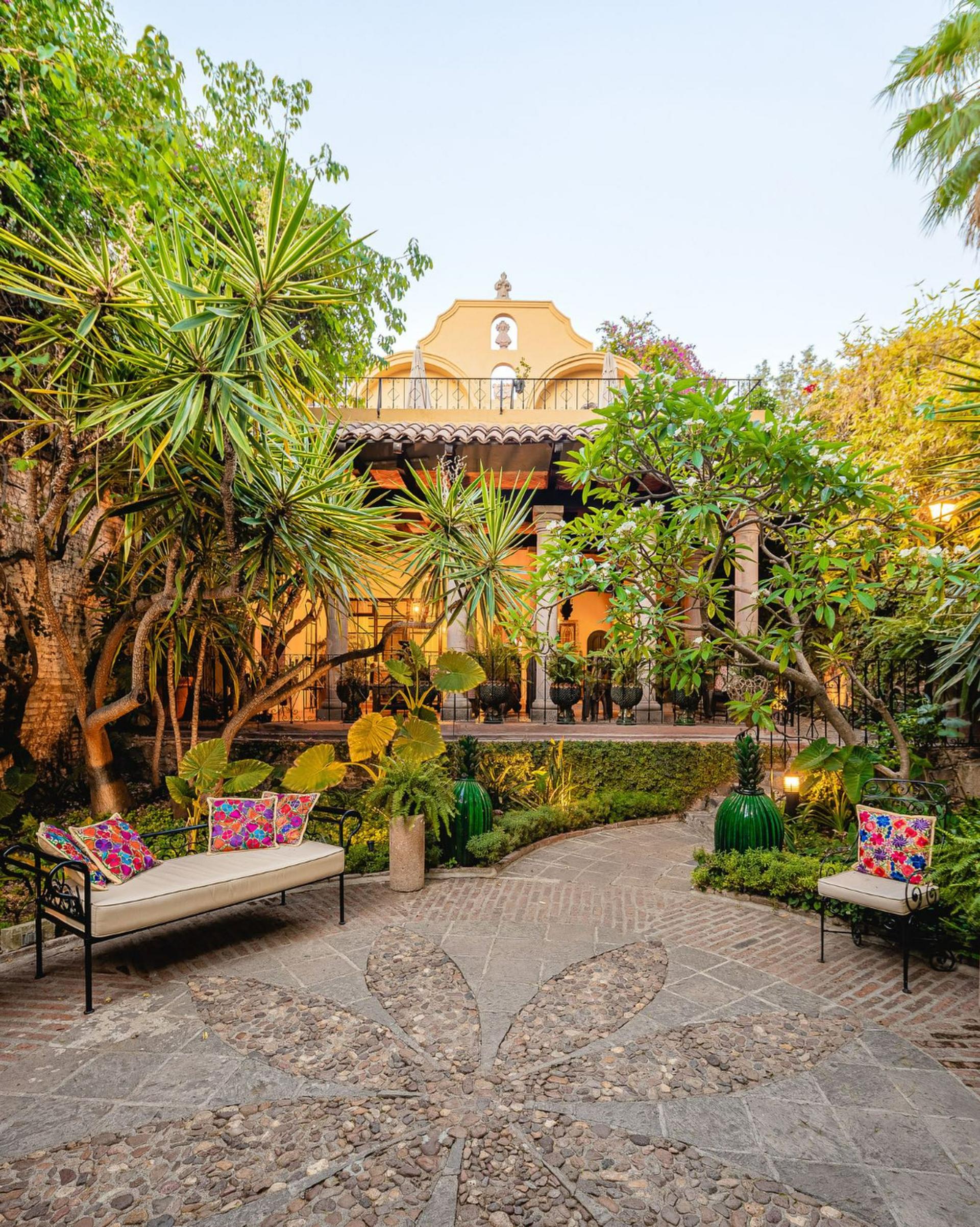 Courtyard Garden 