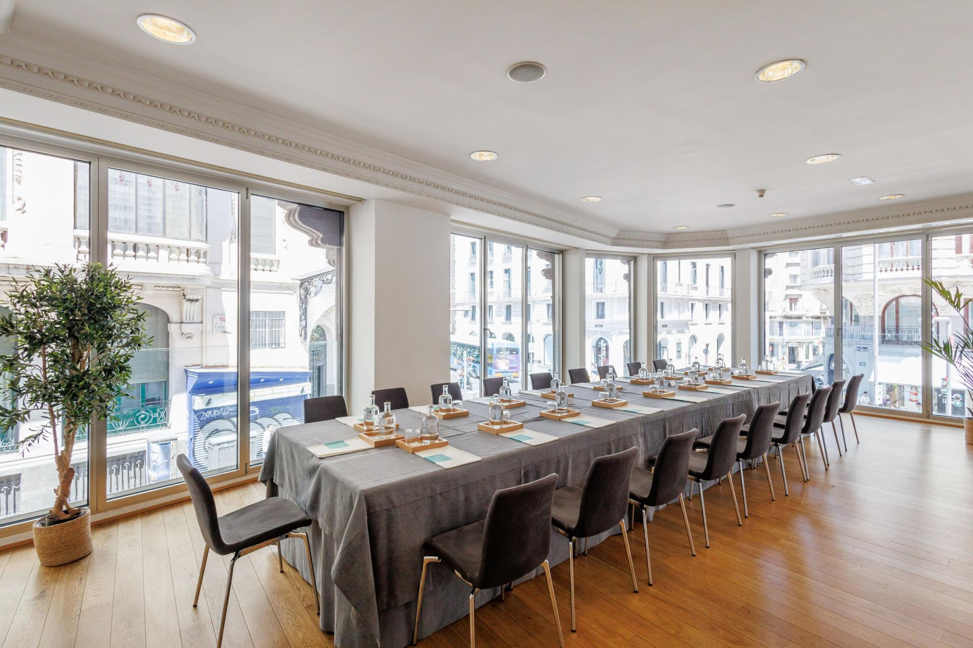 Meeting Rooms 