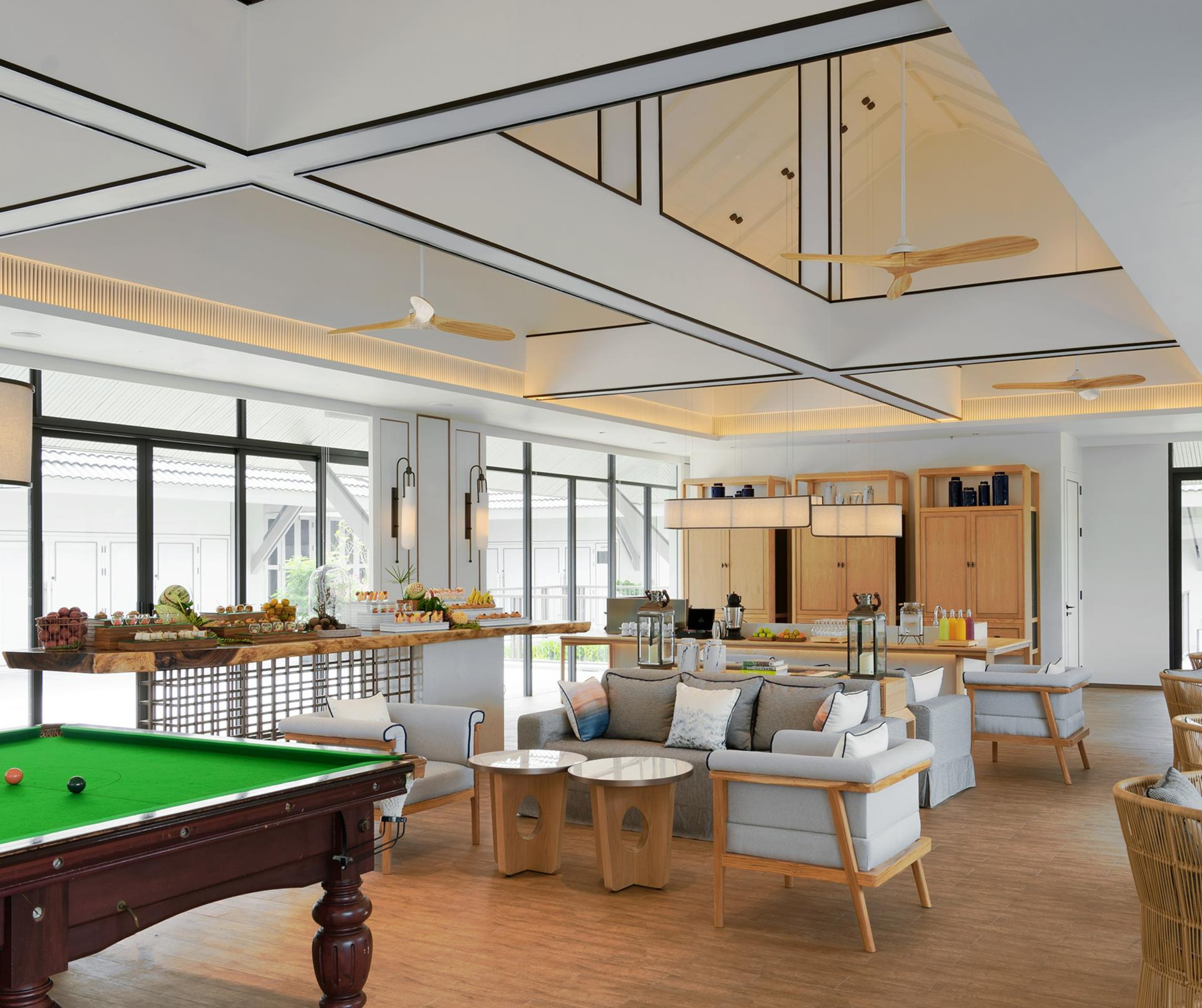 Power Lounge
