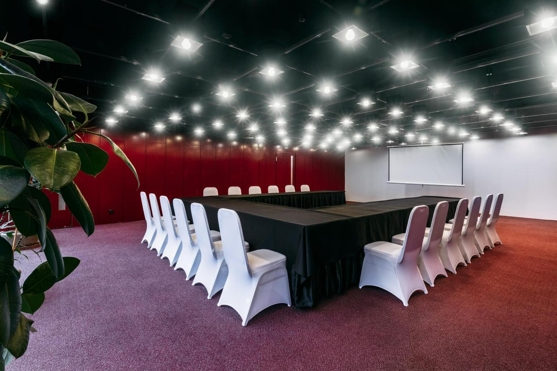 Red Lounge I
