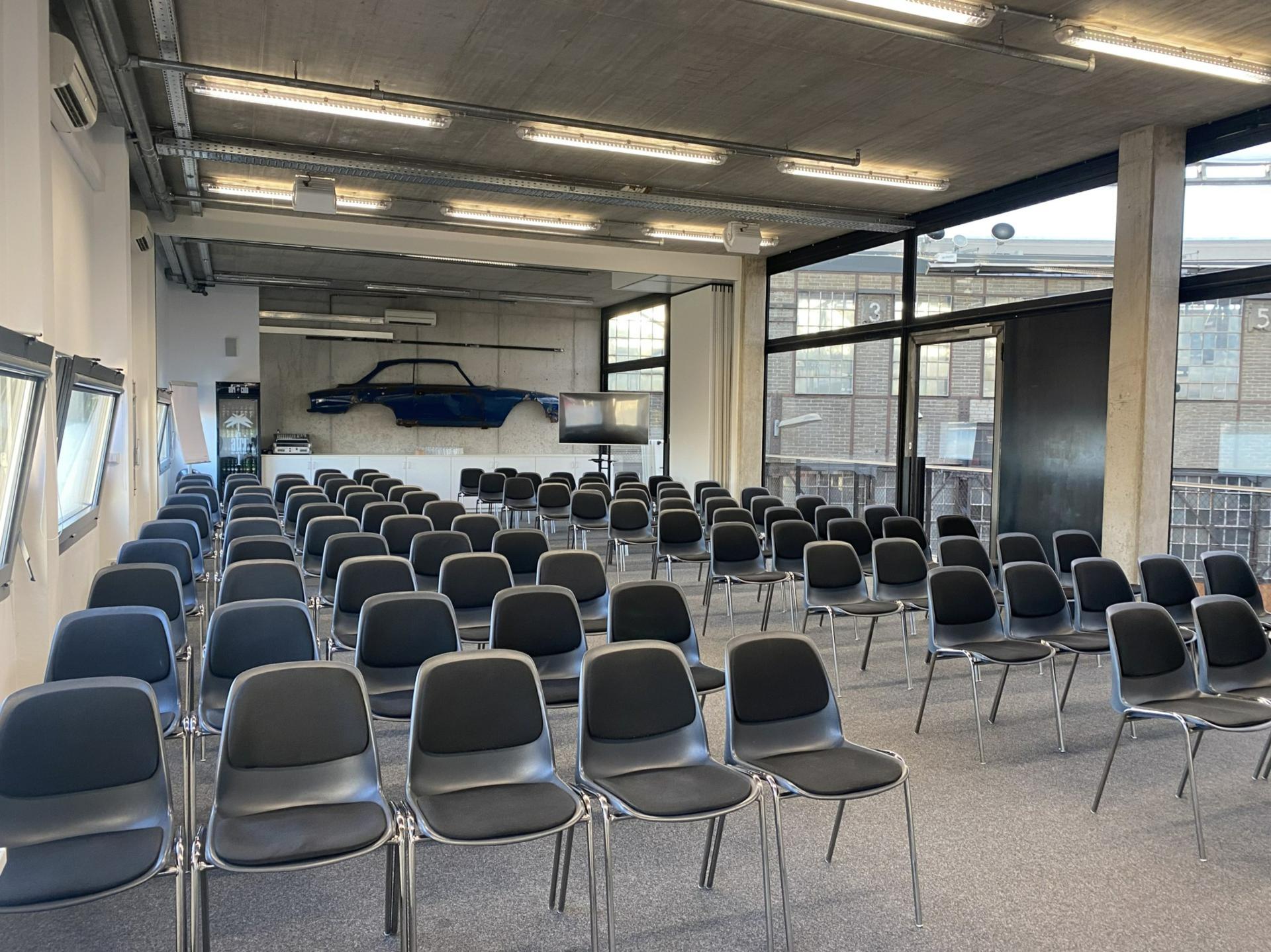 Seminar Rooms “Lounge 2” and “Lounge 3”