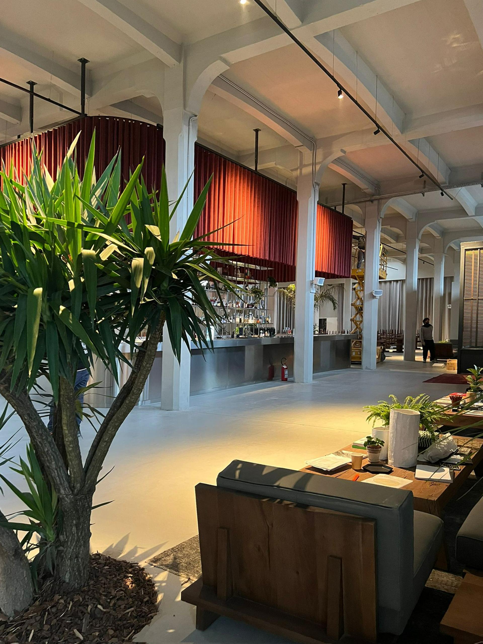 Maka Loft Restaurant Cocktail Bar