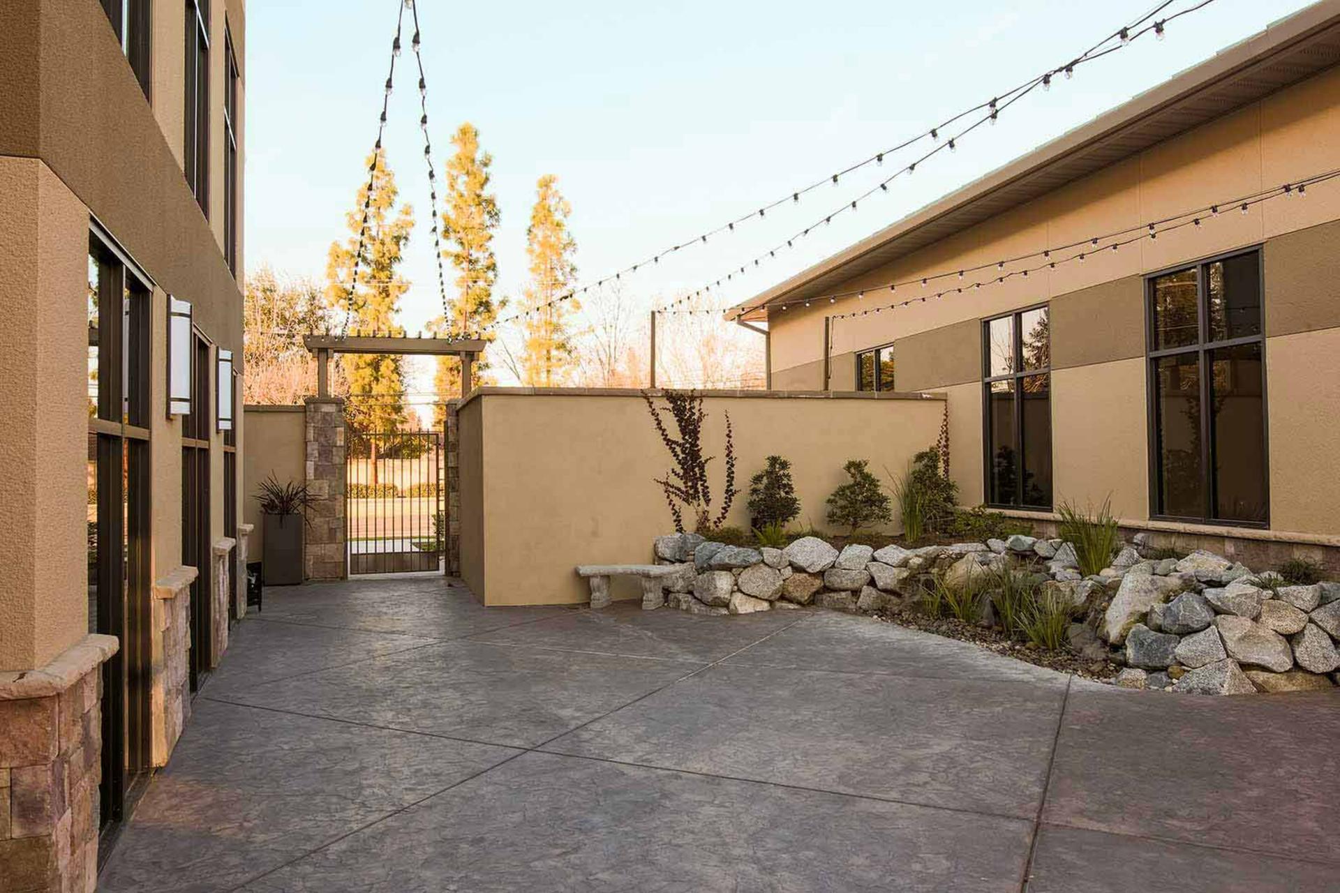 Courtyard (West Building)