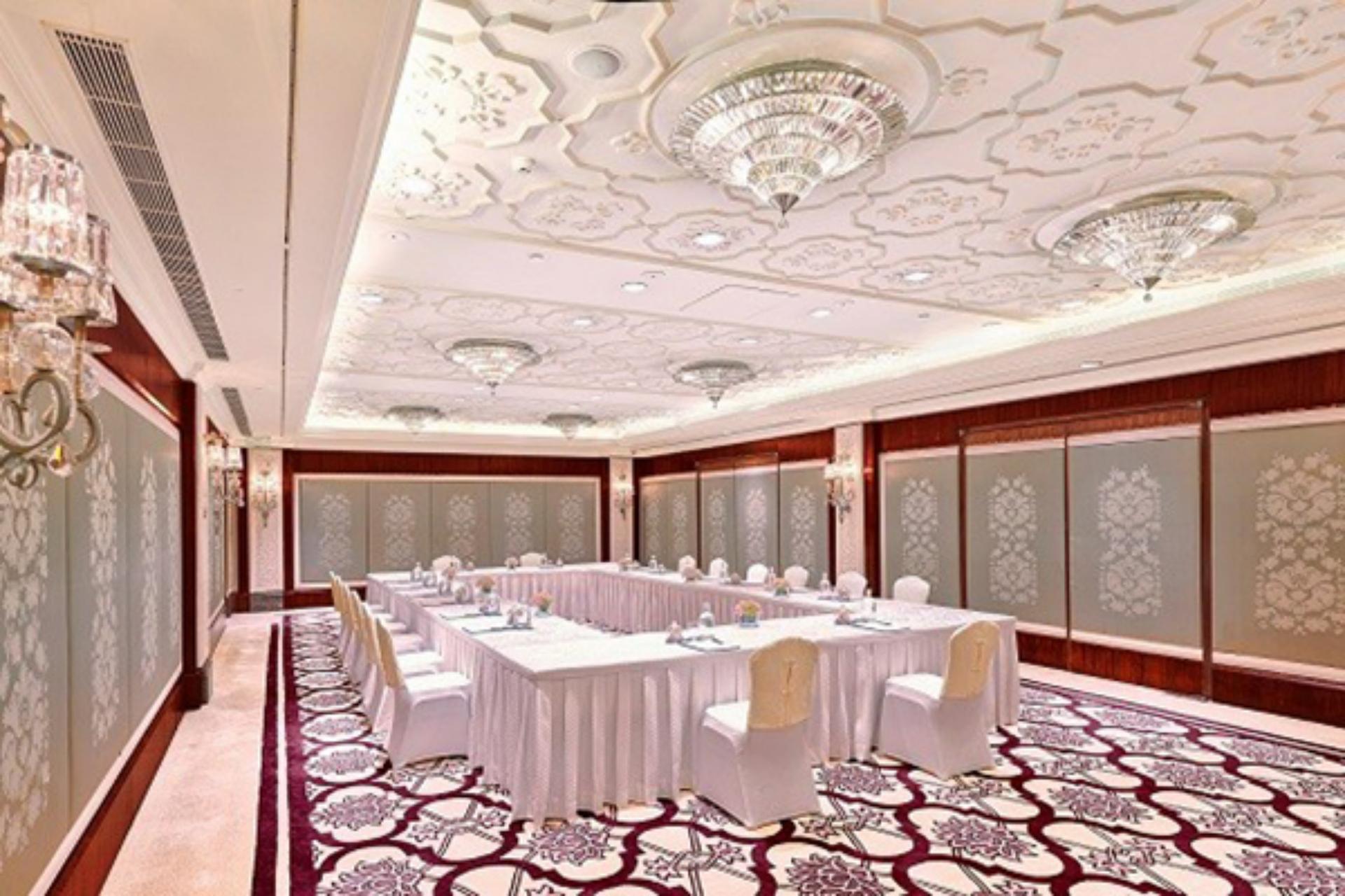 Sheesh Mahal