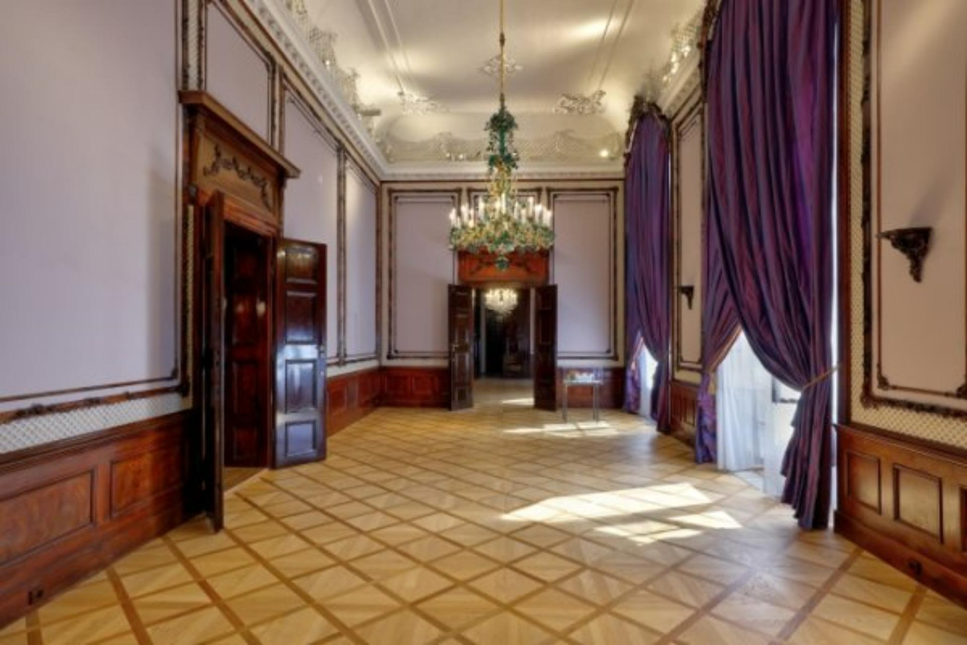 3rd Floor - Historical Halls 