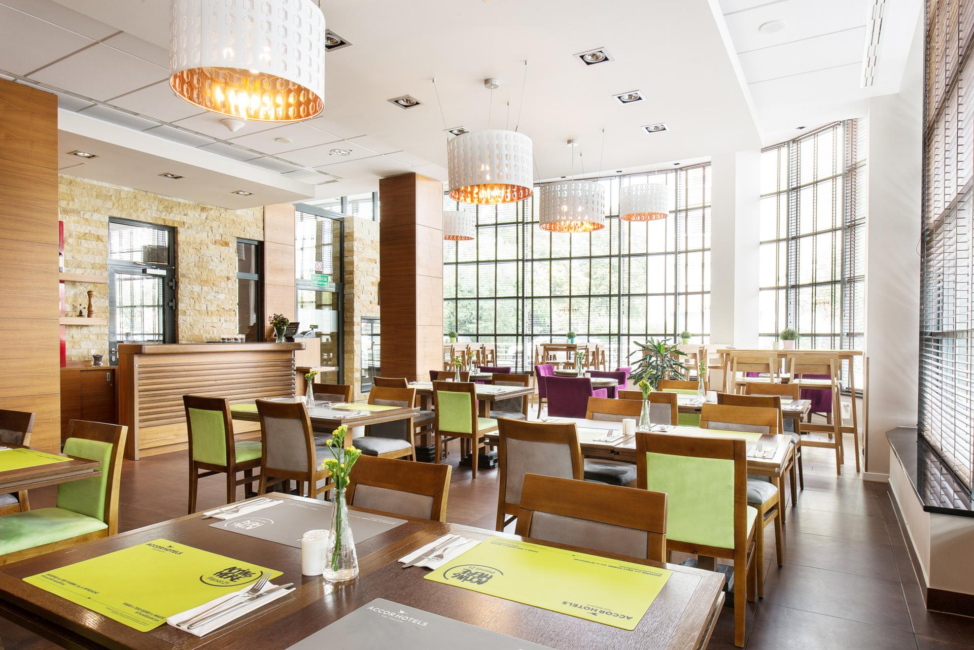 Restaurant & Patio