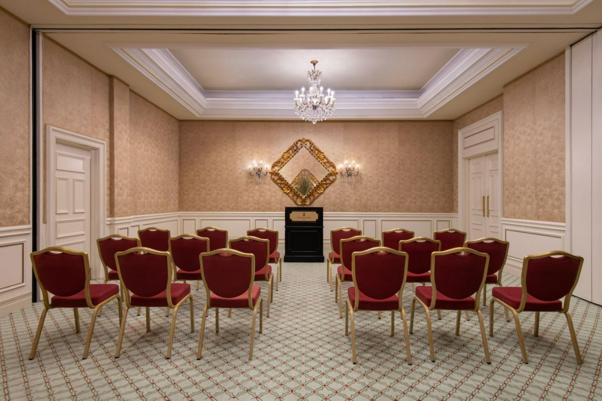 Al Bateel Meeting Room