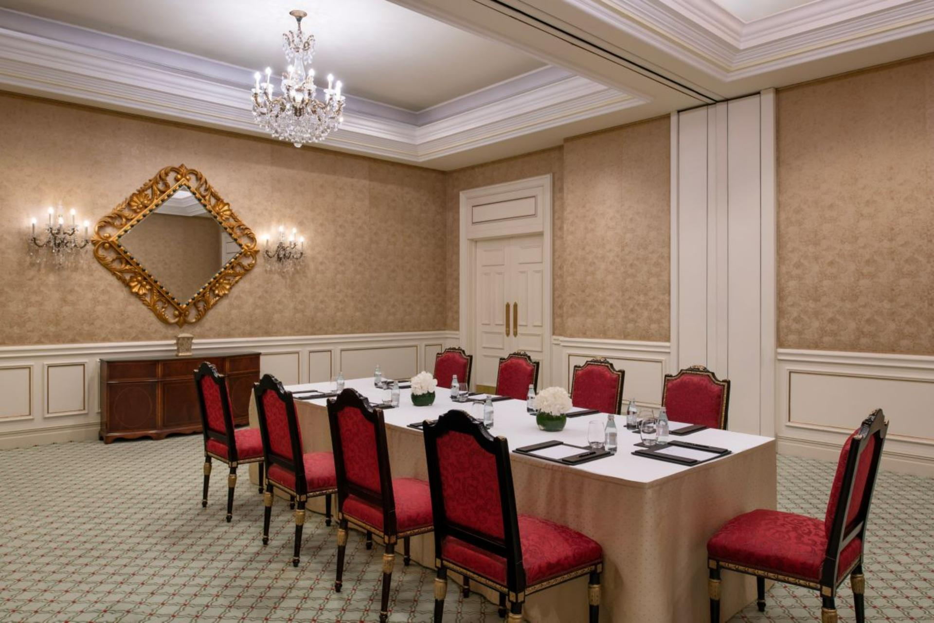 Al Bateel Meeting Room 2