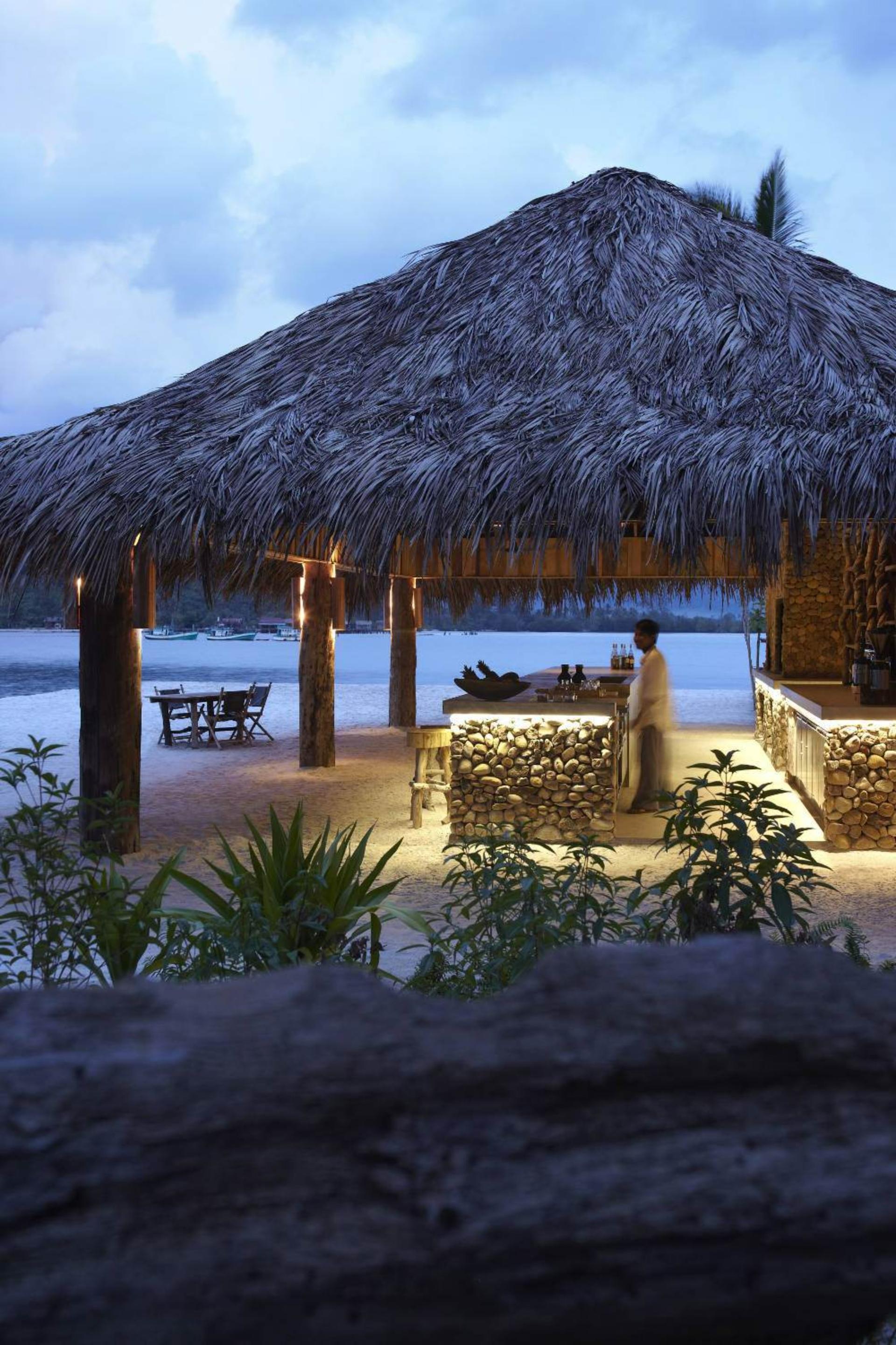 Driftwood Bar & Kitchen