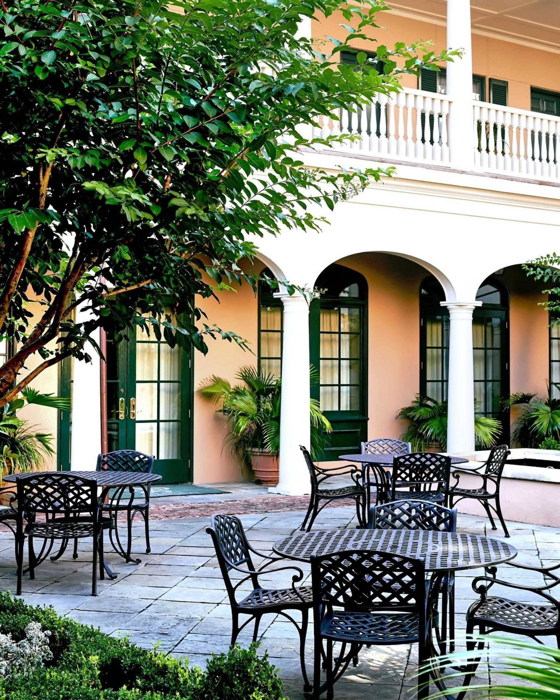 The Planters Inn Courtyard