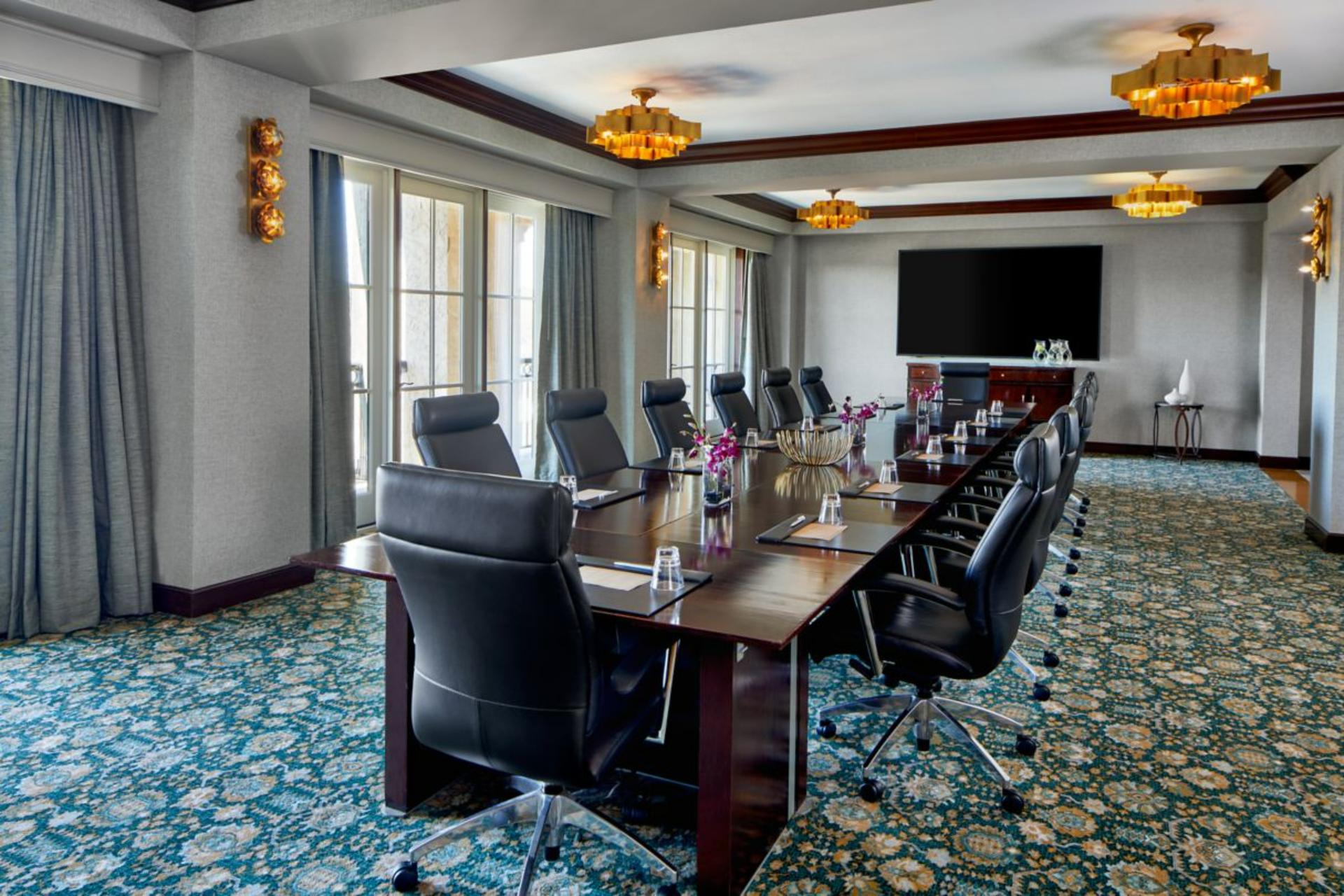 Shannon Boardroom