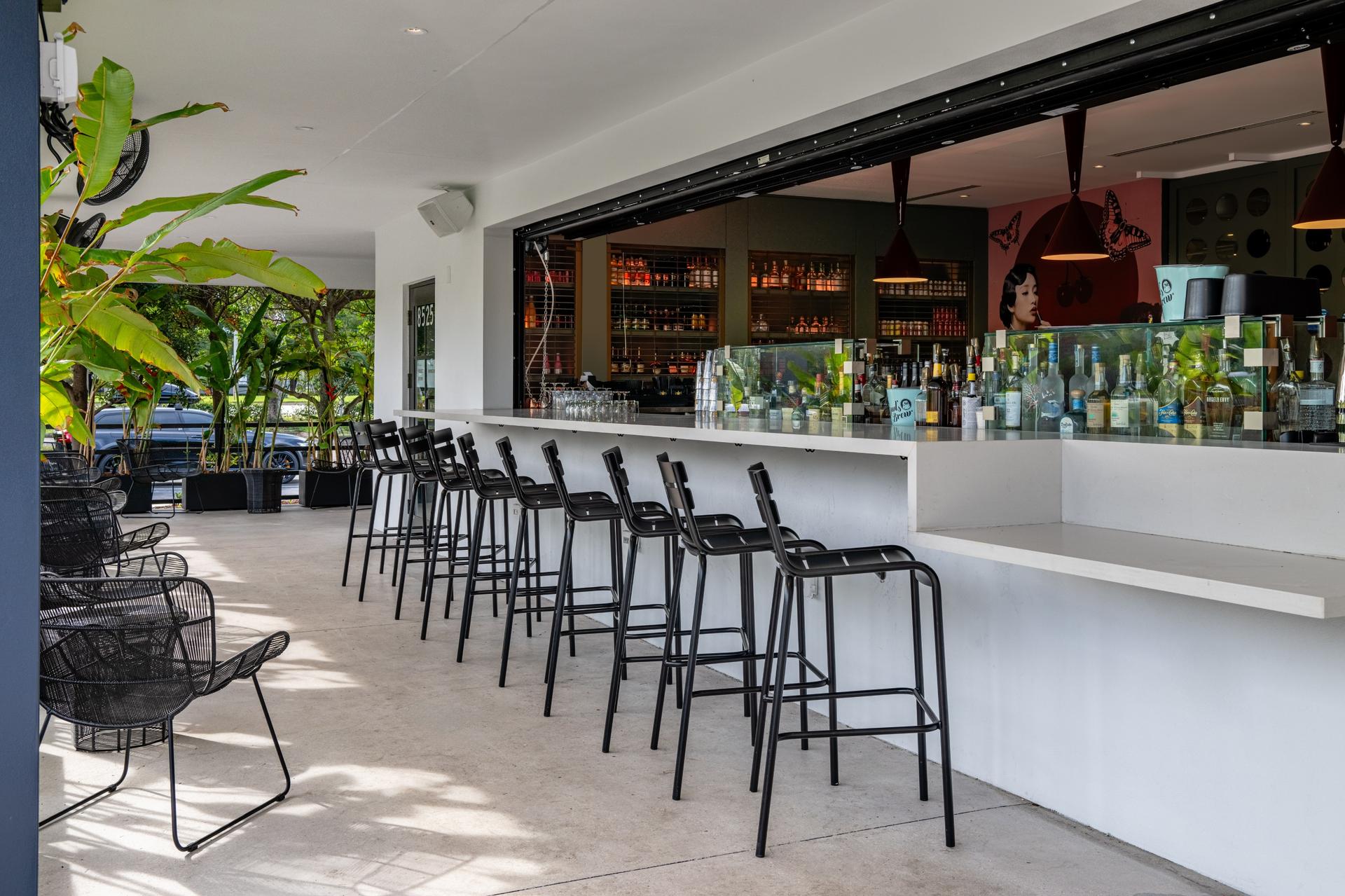 Full Buyout of Baoshi Food Hall + Bar