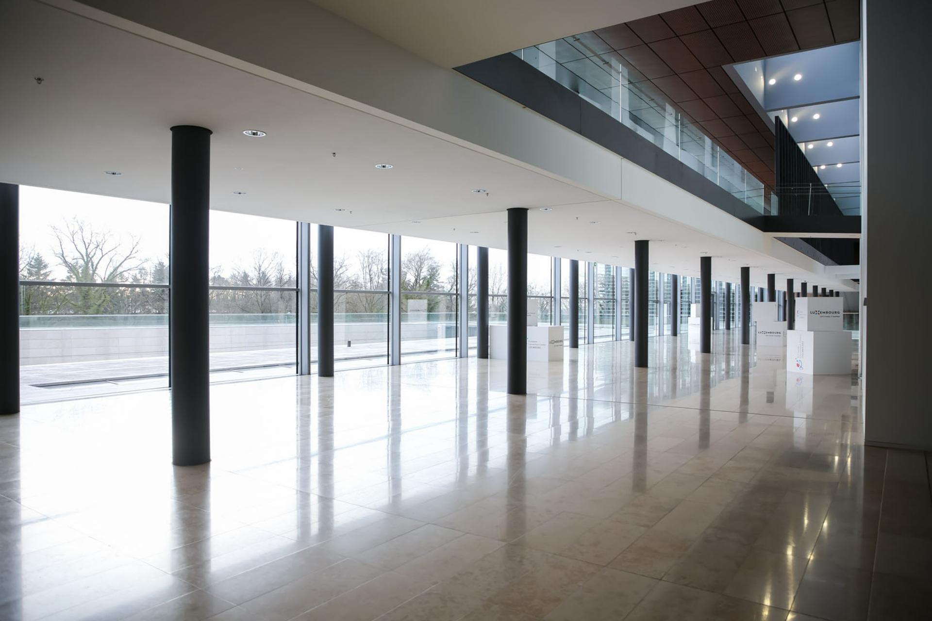 Foyer Terrace