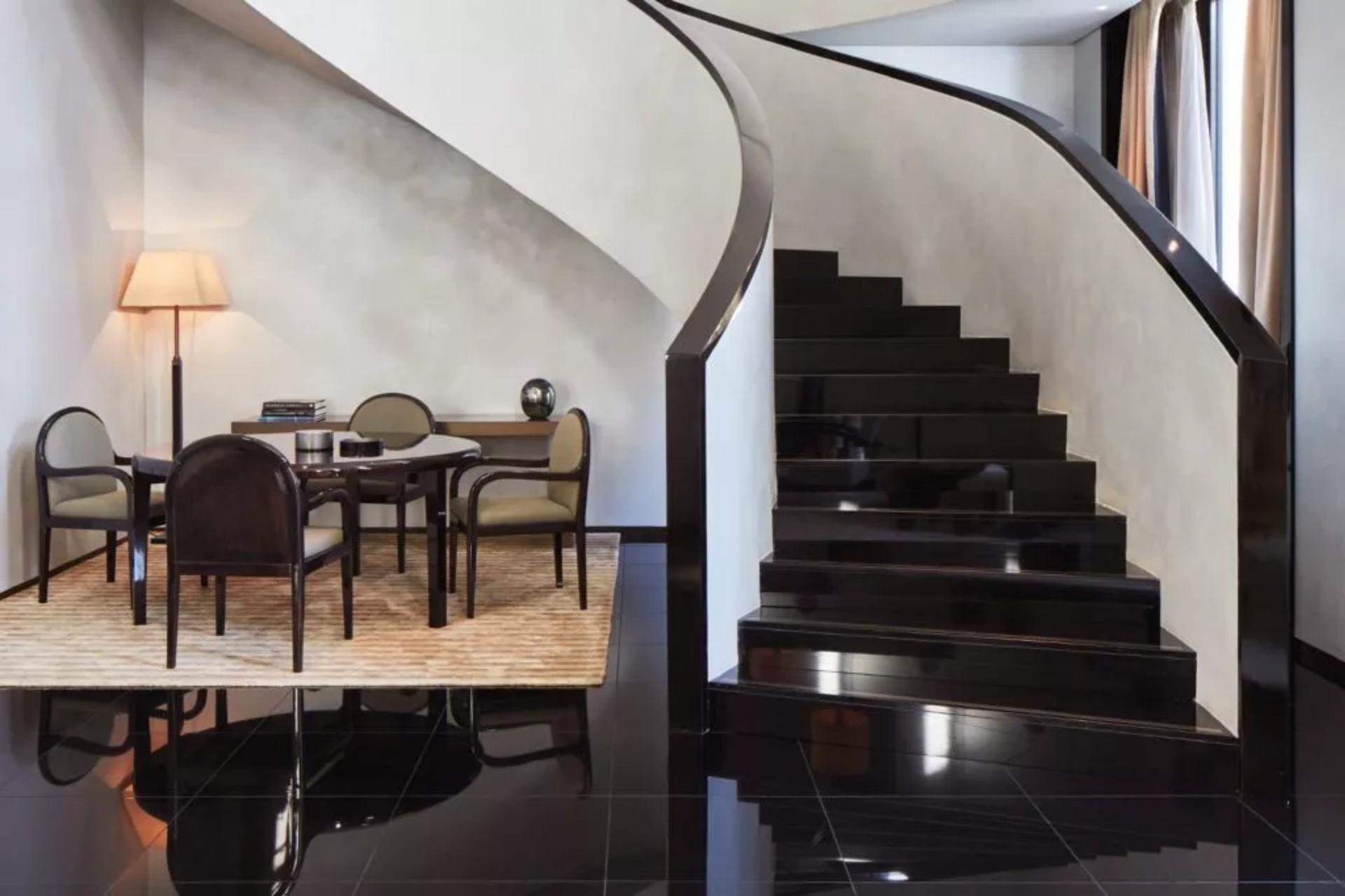 Signature Suite