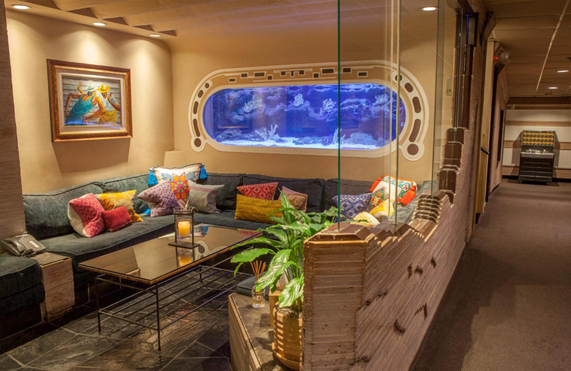 Fish Lounge