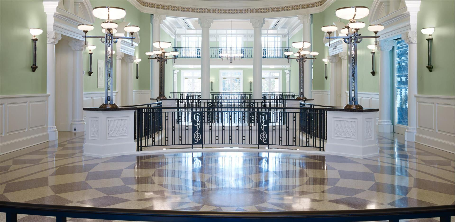 The Galleria Main Level Lobby