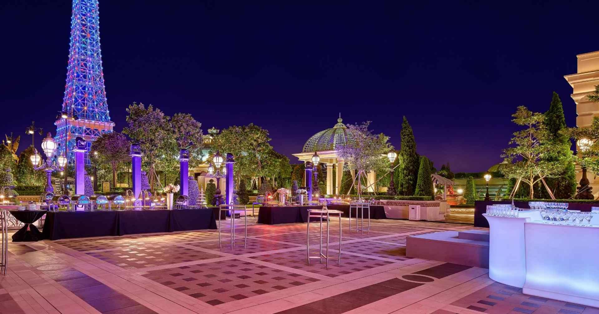 Parisian Pool Deck Event Space