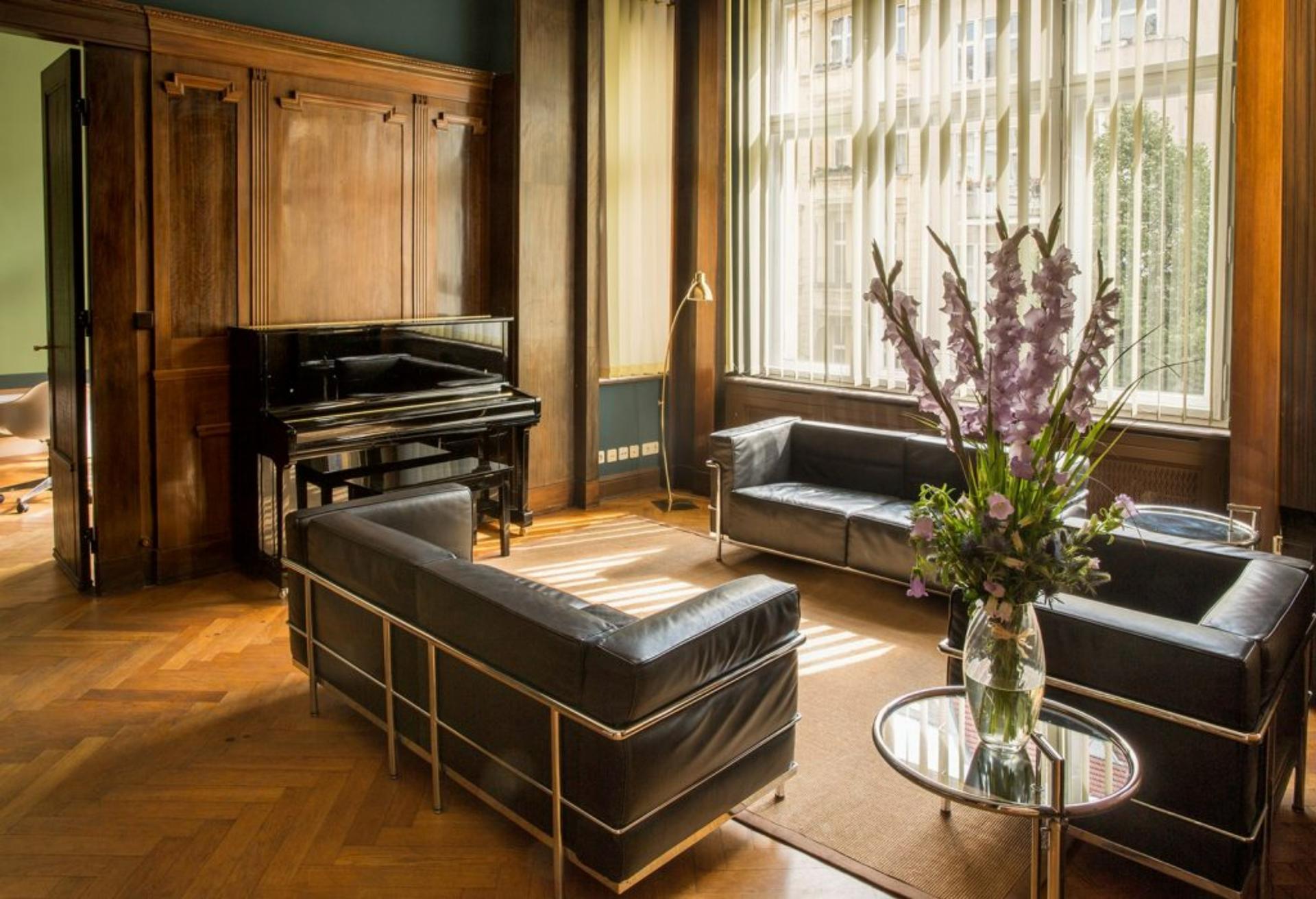 Salon