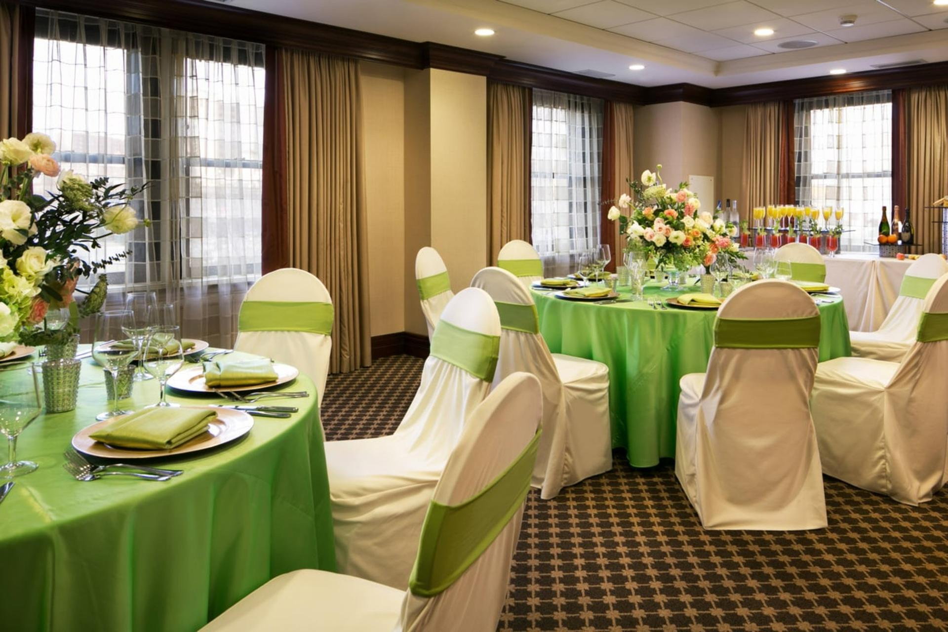 Plaza View Meeting Room	