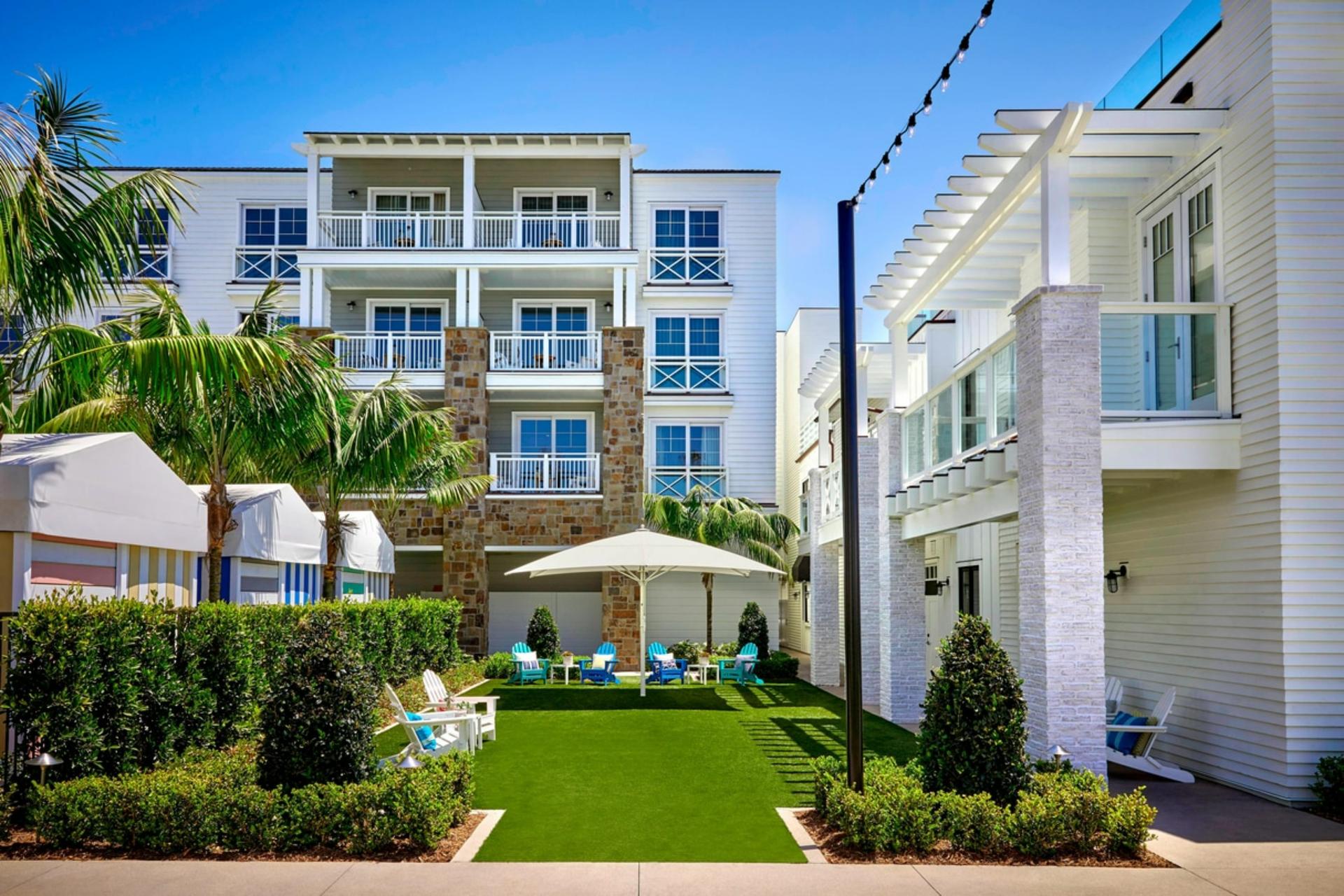 Little Lido Lawn	