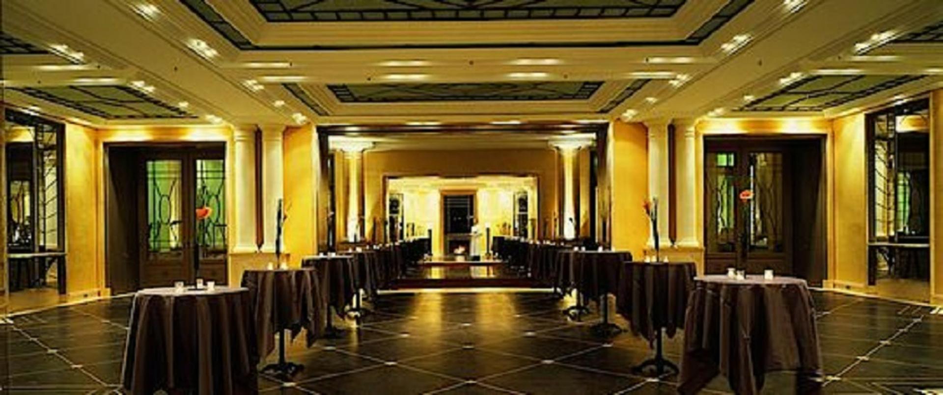 Cocktail Lounge