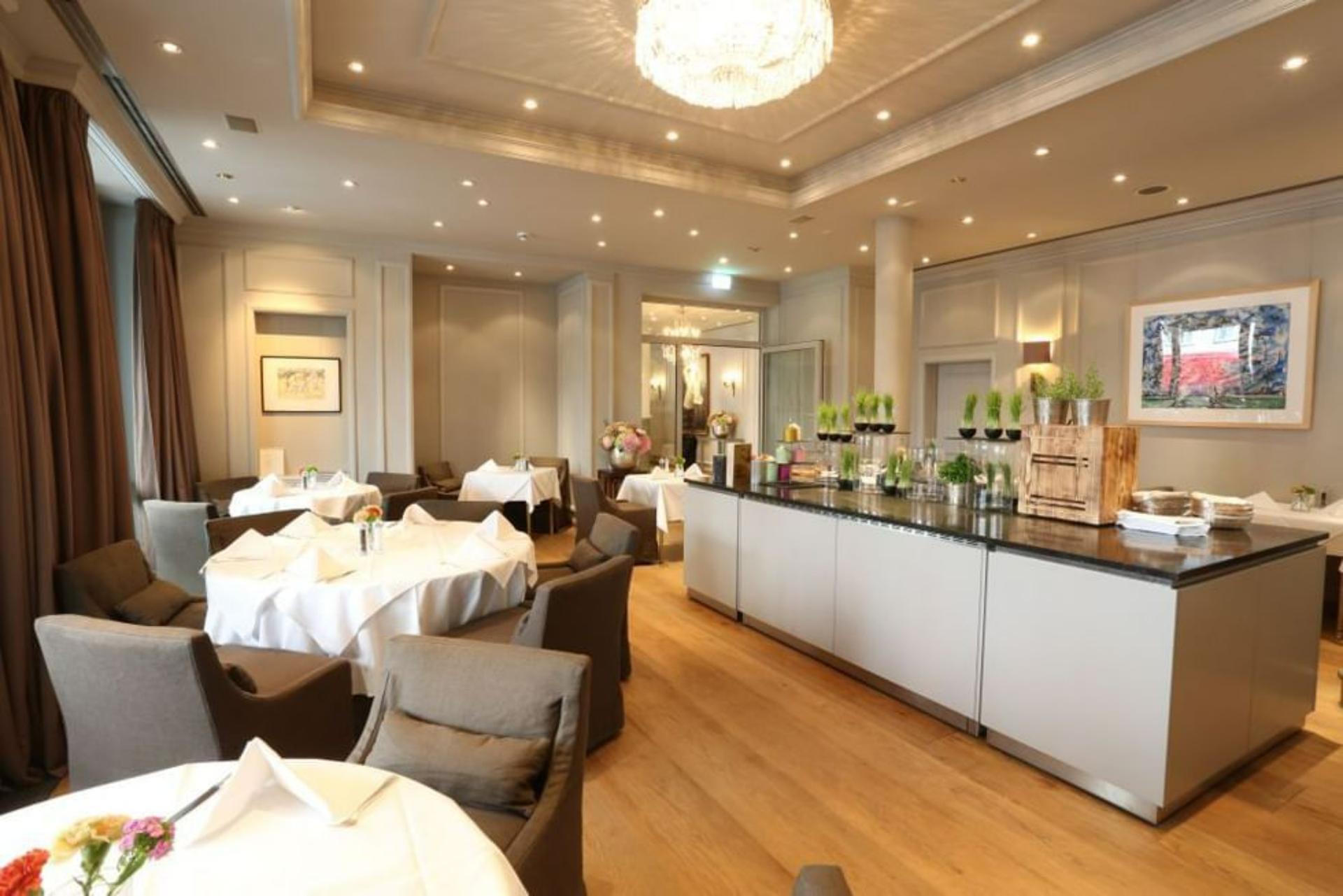Palace Restaurant	