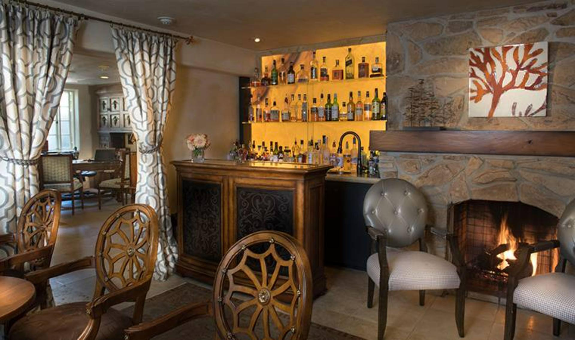 Aubergine Salon