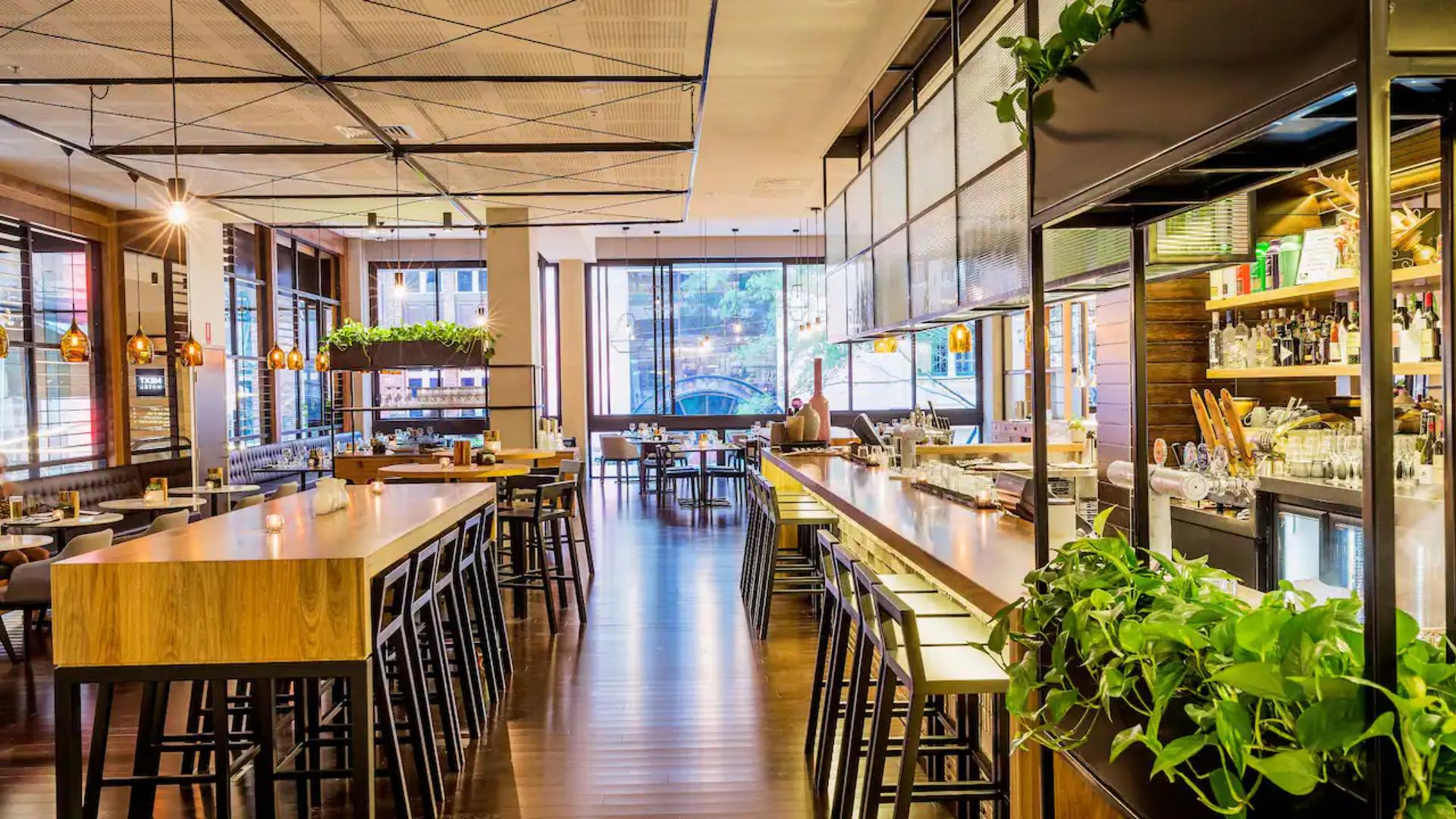 Lennons Restaurant and Bar 
