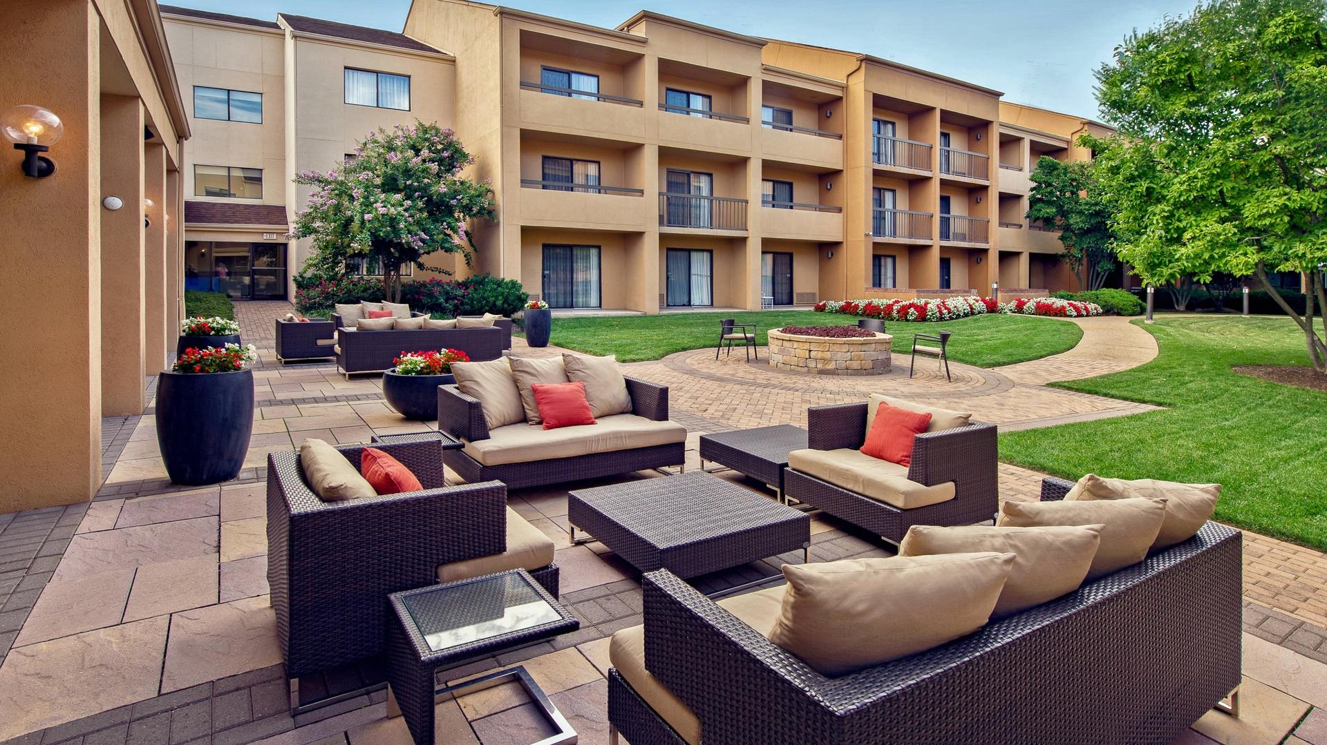 Outdoor Courtyard Patio