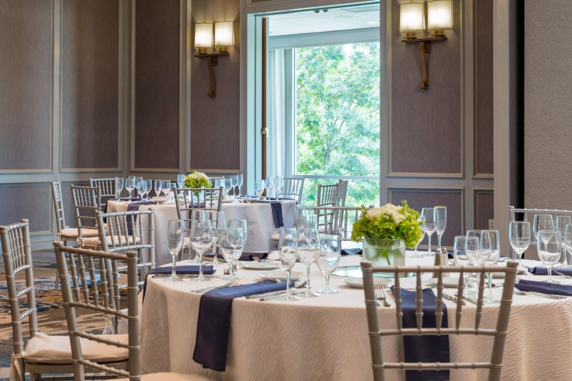 Grand Ballroom - Salons D & E	