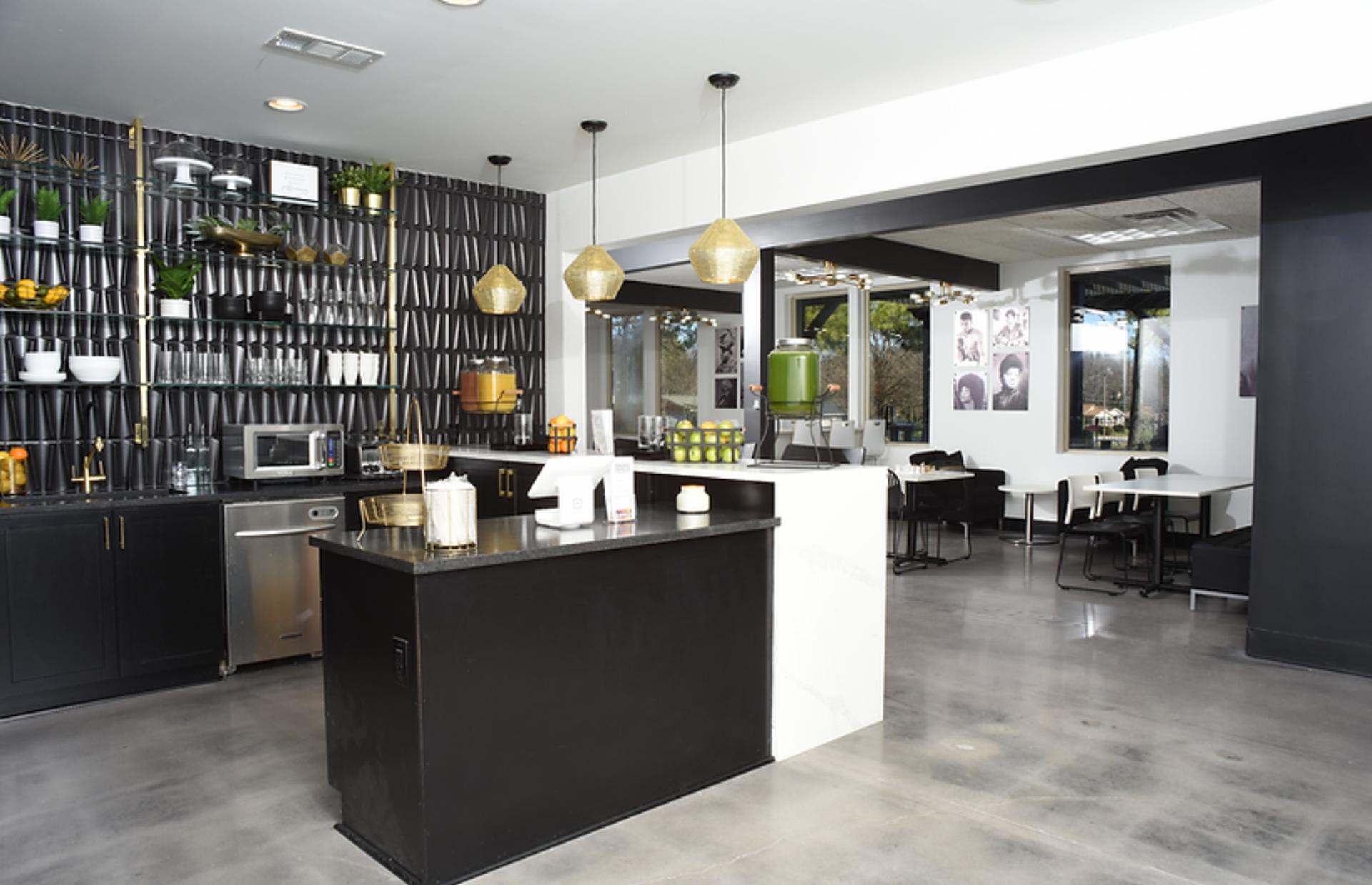 Cafe & Lounge