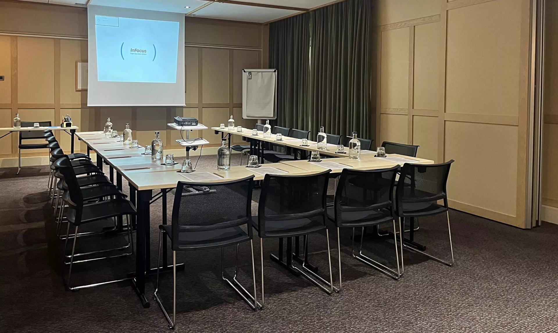 Ellipse & Calligram Room