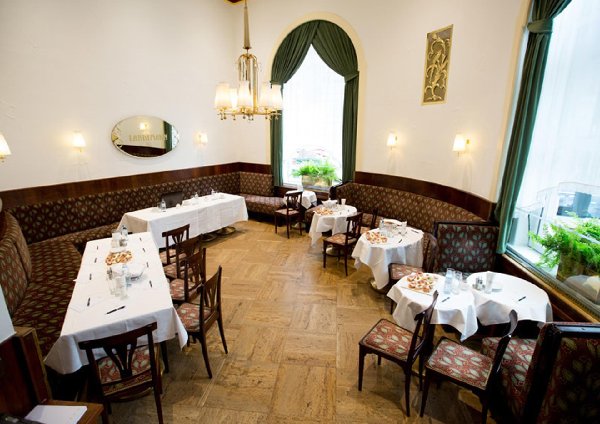 Löwel Room