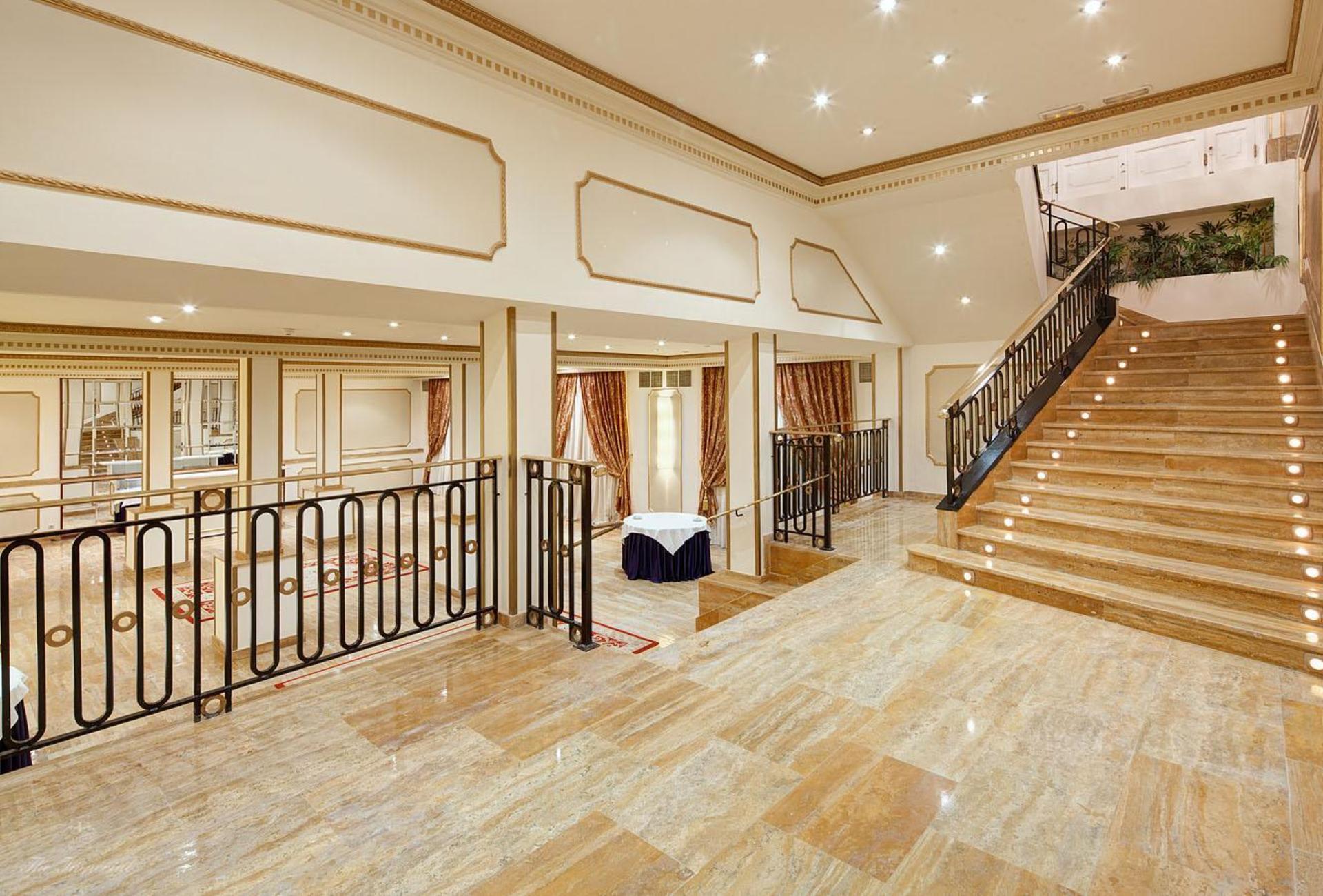 Club Lounge