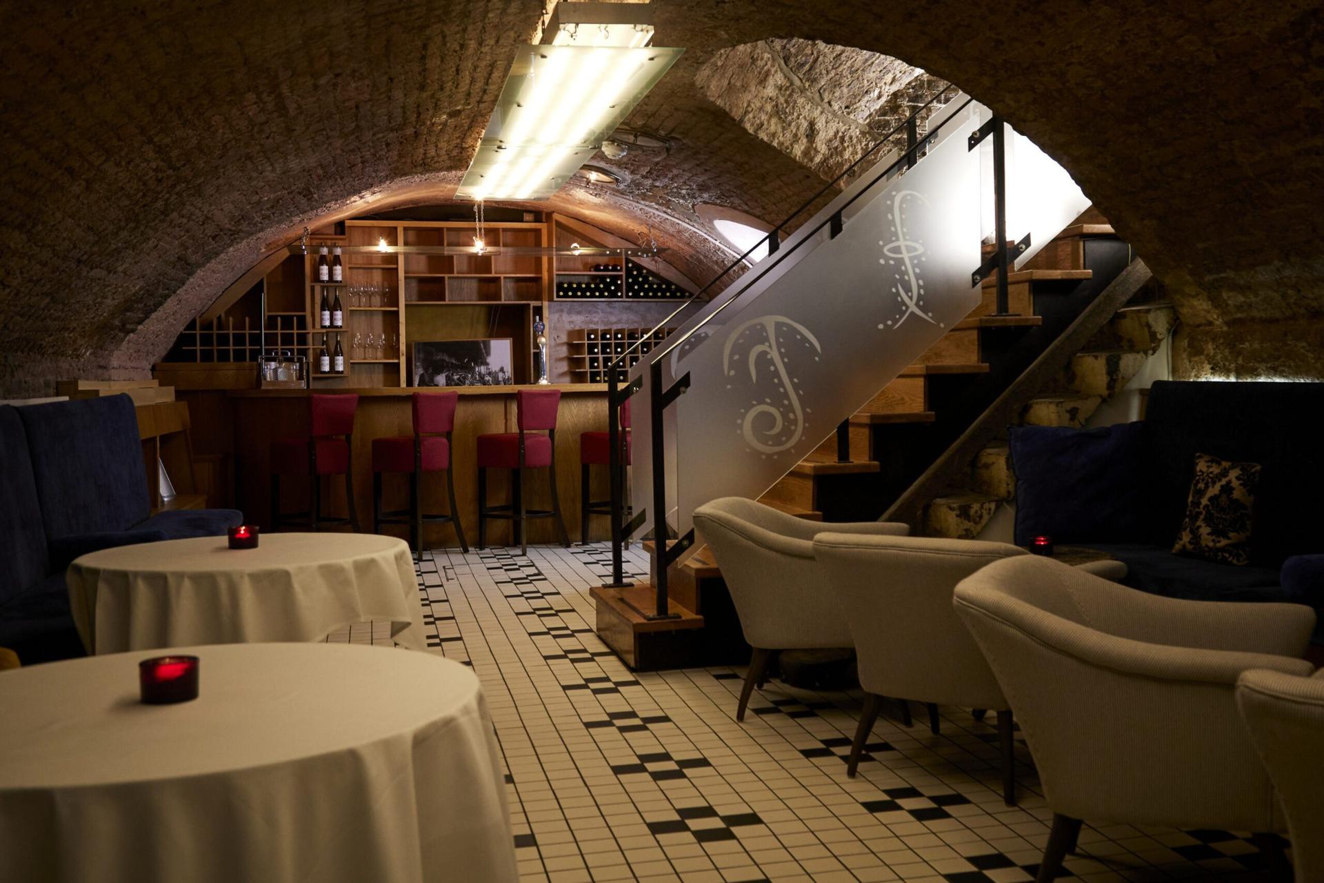 Intimate Bistro