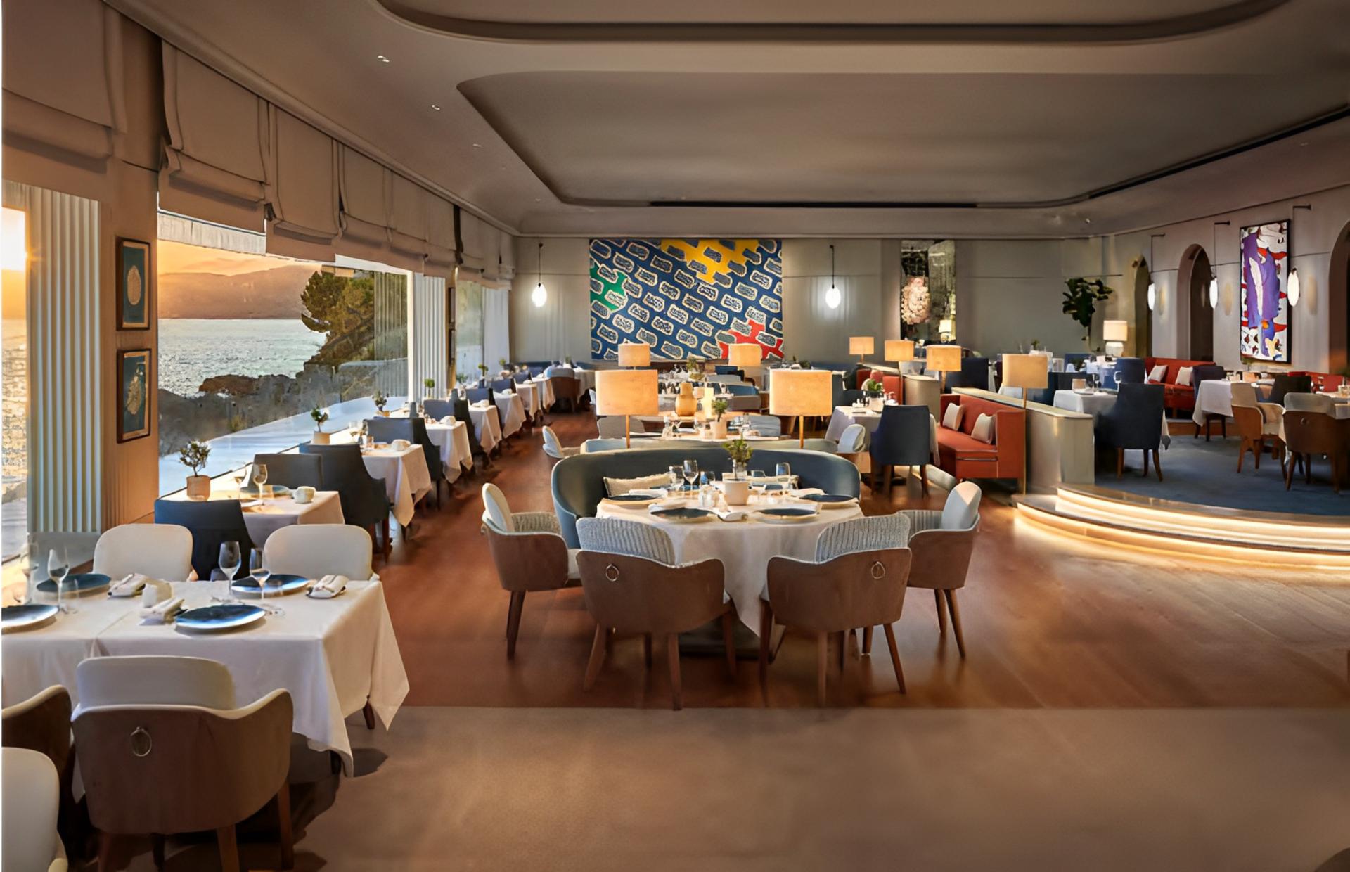Louroc restaurant