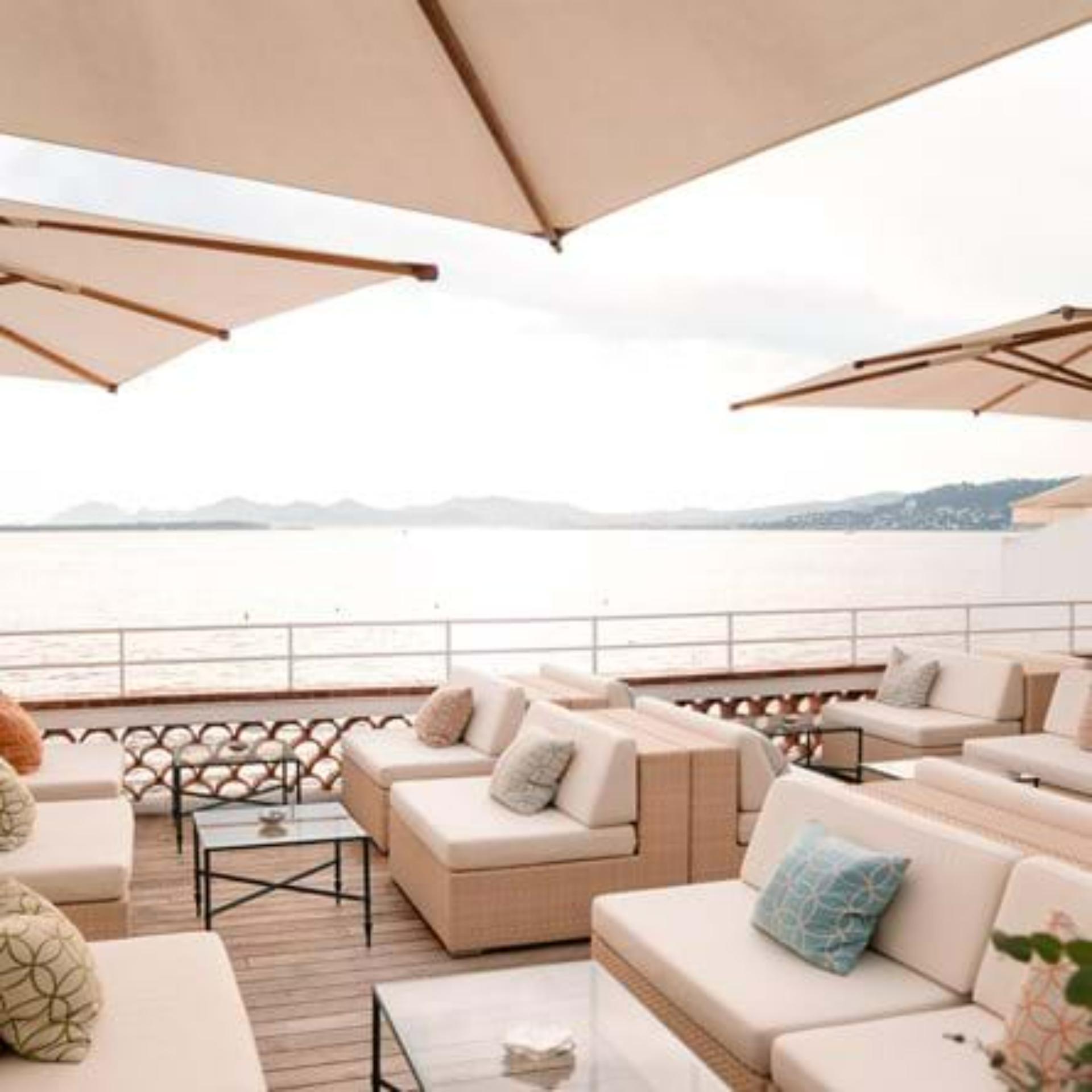 Eden-Roc Lounge