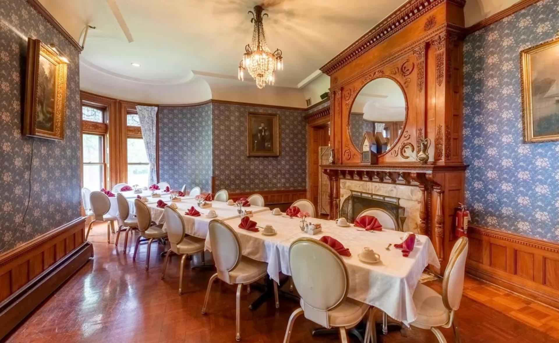The Parlor at Edgar’s Restaurant in the Castle