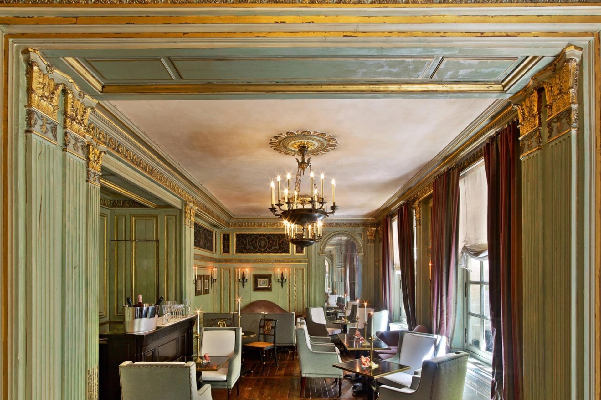 Champagne Bar Room