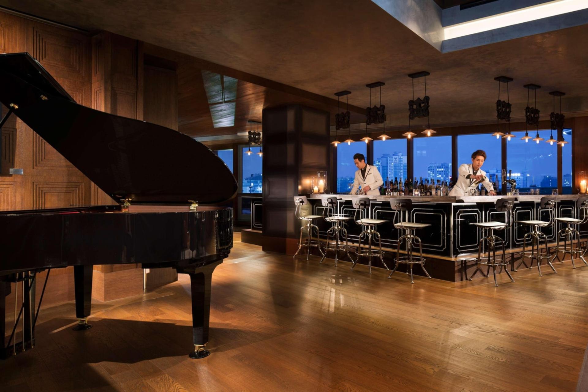 Full Buyout Of The Griffin Bar, Jongno-gu
