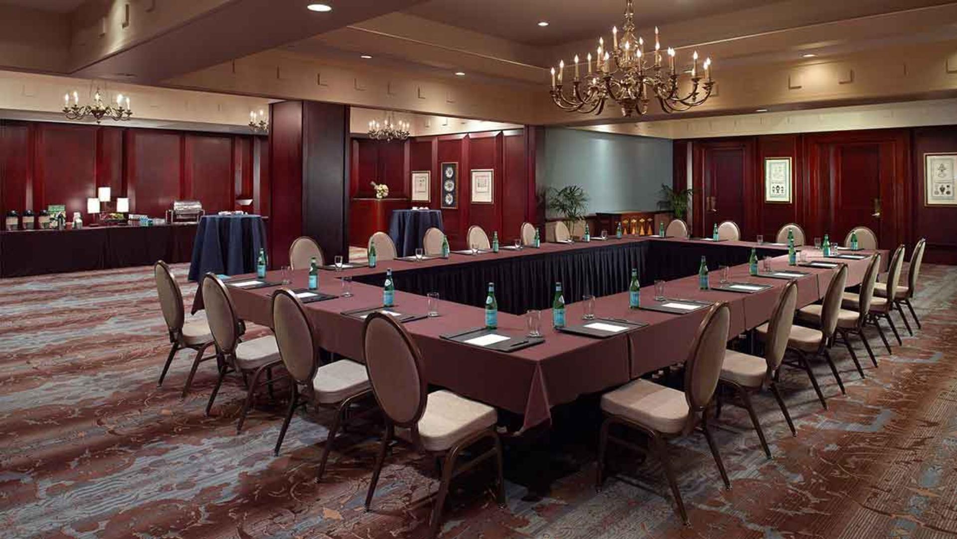 Magnolia Room and Wine Bar