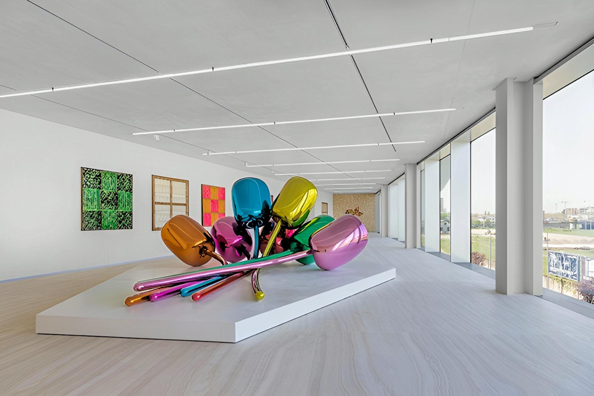 Full Buyout Of The Fondazione Prada - Milan