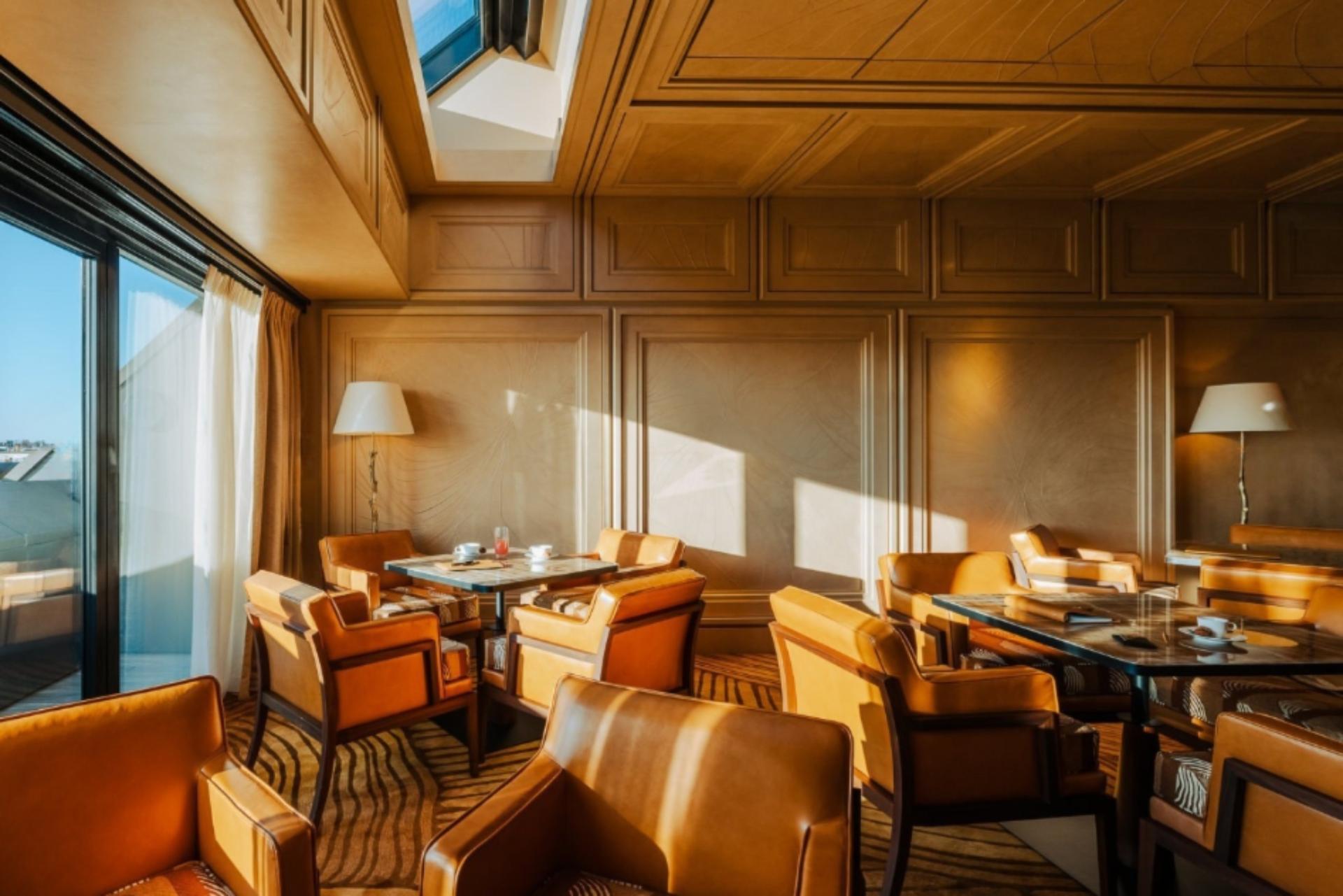 Full Buyout Of The Saint-Eustache Salon