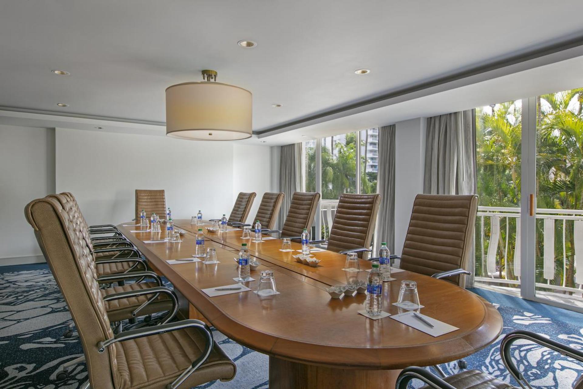 Gardenias Boardroom
