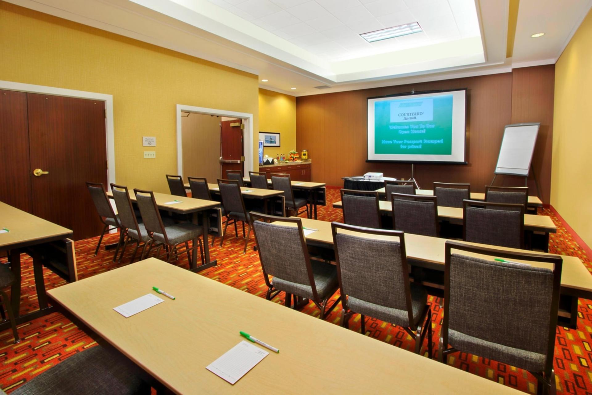 Conference Room / Salon A