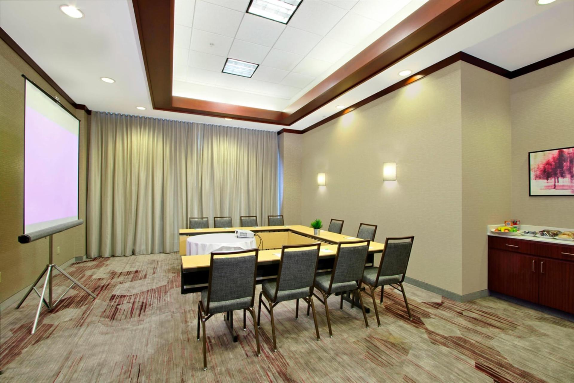 Conference Room / Salon B