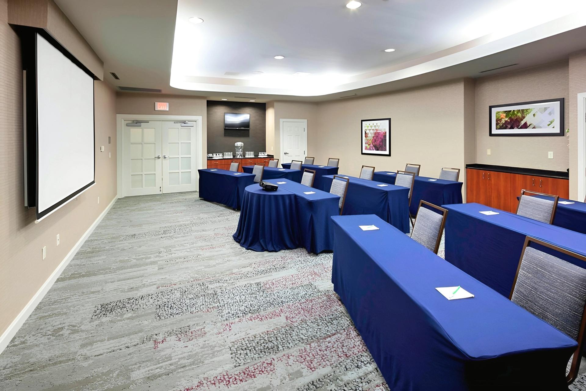 Nansemond River Room