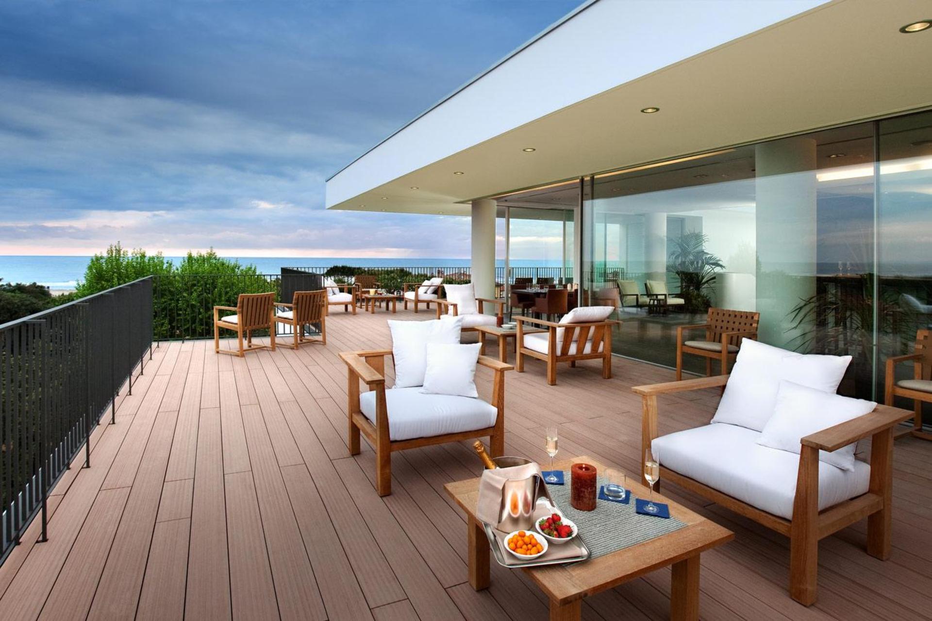 The 67 Sky Lounge